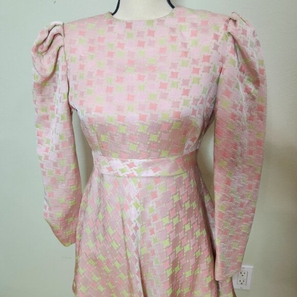 Vintage Pink Ruffle Dress With A Bow - Picture 4 of 8